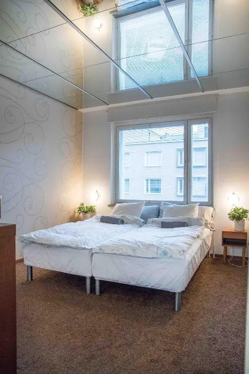 2-bedroom apt. downtown