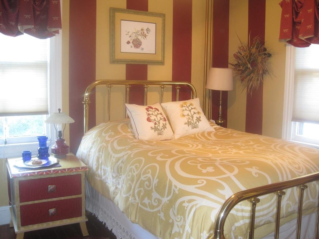 River Line Inn