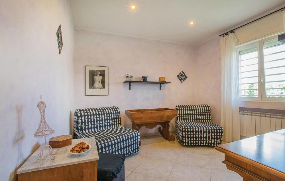 Beautiful Apartment in Bari With 3 Bedrooms and Wifi