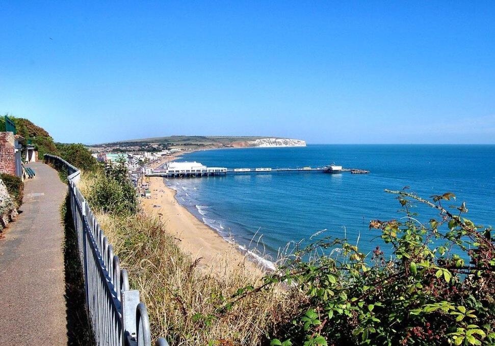 Sandown Seaside Apartment Ground Floor 4