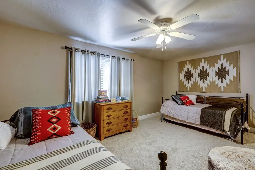 Flagstaff Townhome w/ Patio ~ 4 Mi to Downtown!