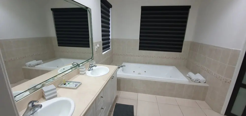 Modern Cabin 1