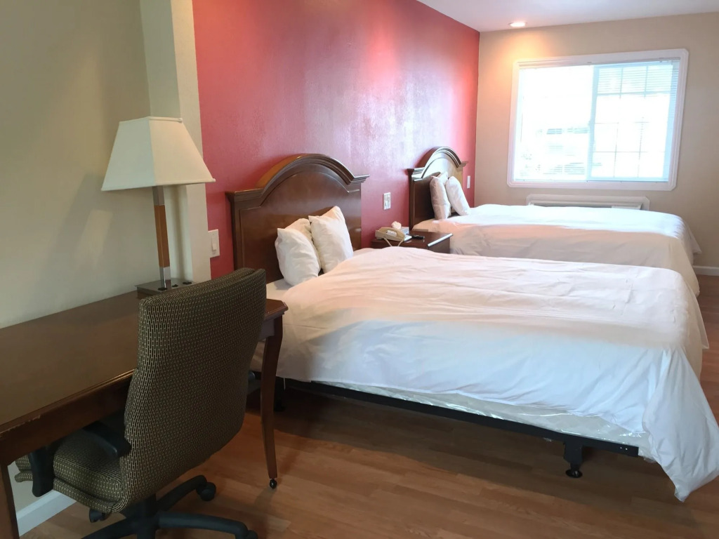 Beachway Inn and Suites