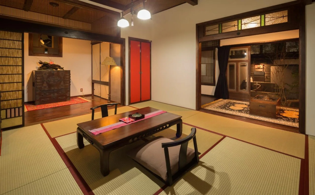 Hatago Kayausagi
