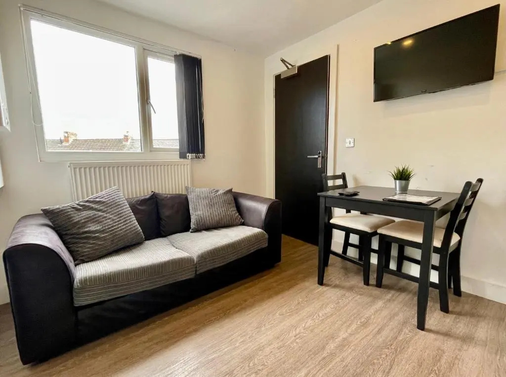 Spacious 1 Bed Apartment In The City Centre