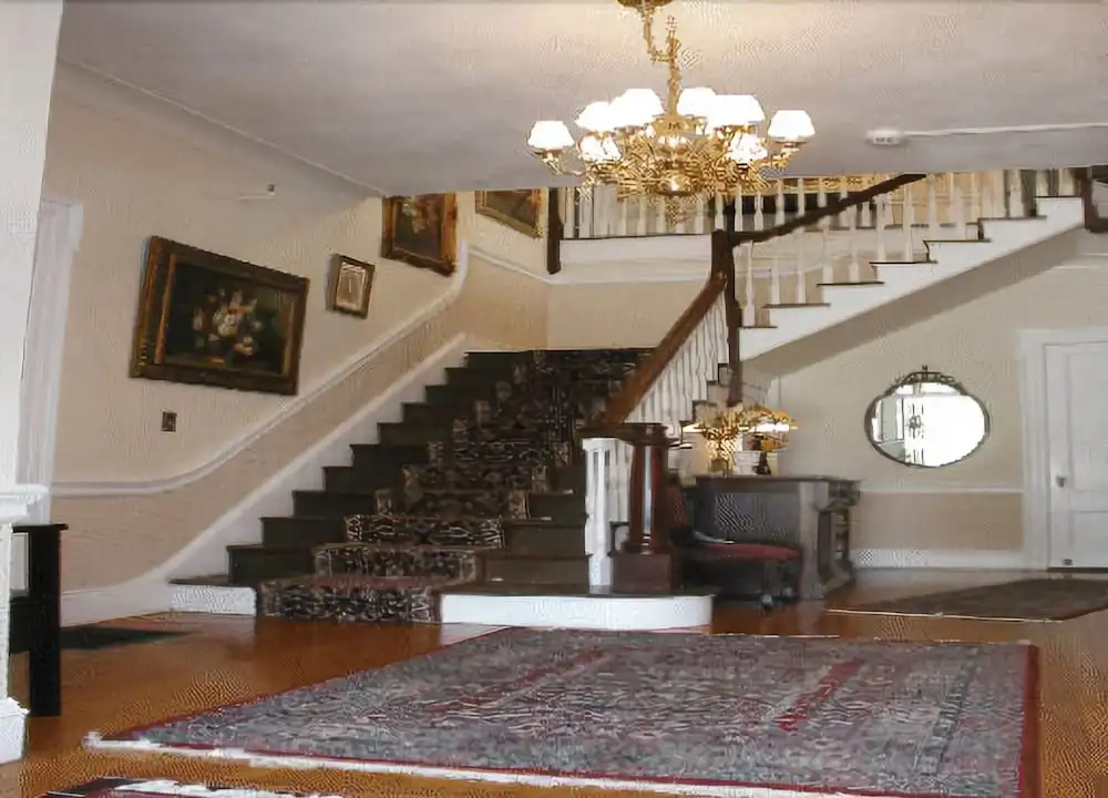 Eden Manor