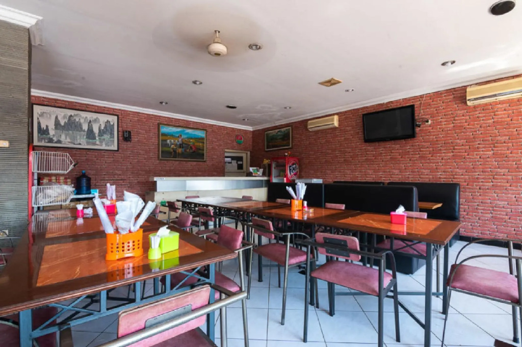 RedDoorz @ Urip Sumoharjo Solo