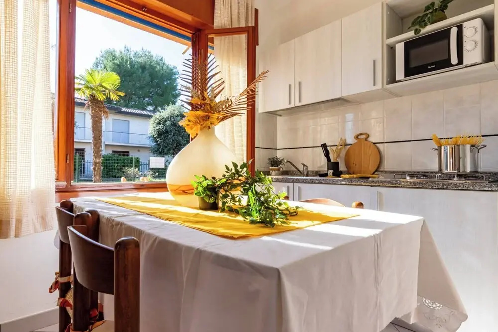 Refurbished one Bedroom Flat With Communal Garden