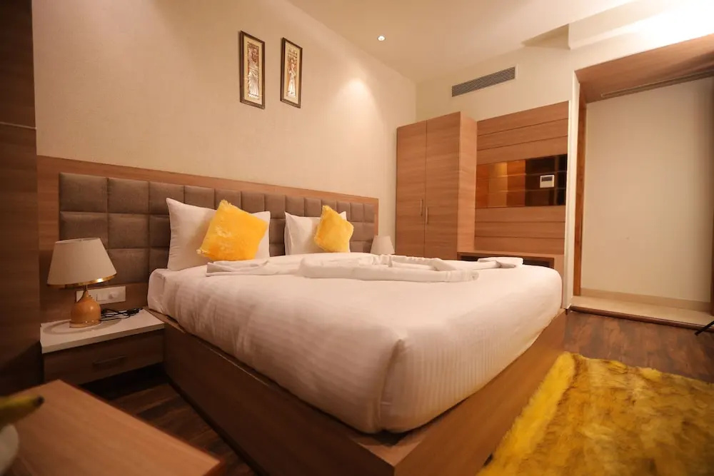 TreeHouse London Street Amritsar