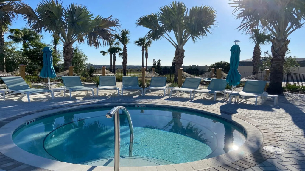 Themed Luxury Windsor Island new 7BR Home w Pool