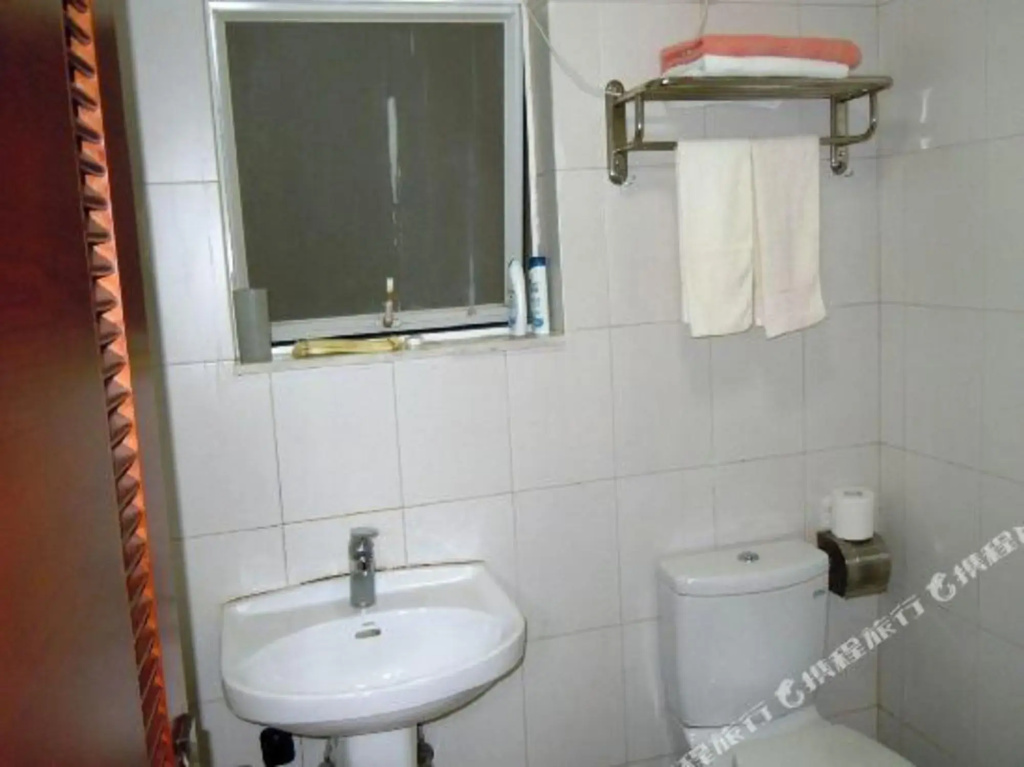 Longqiang Hostel