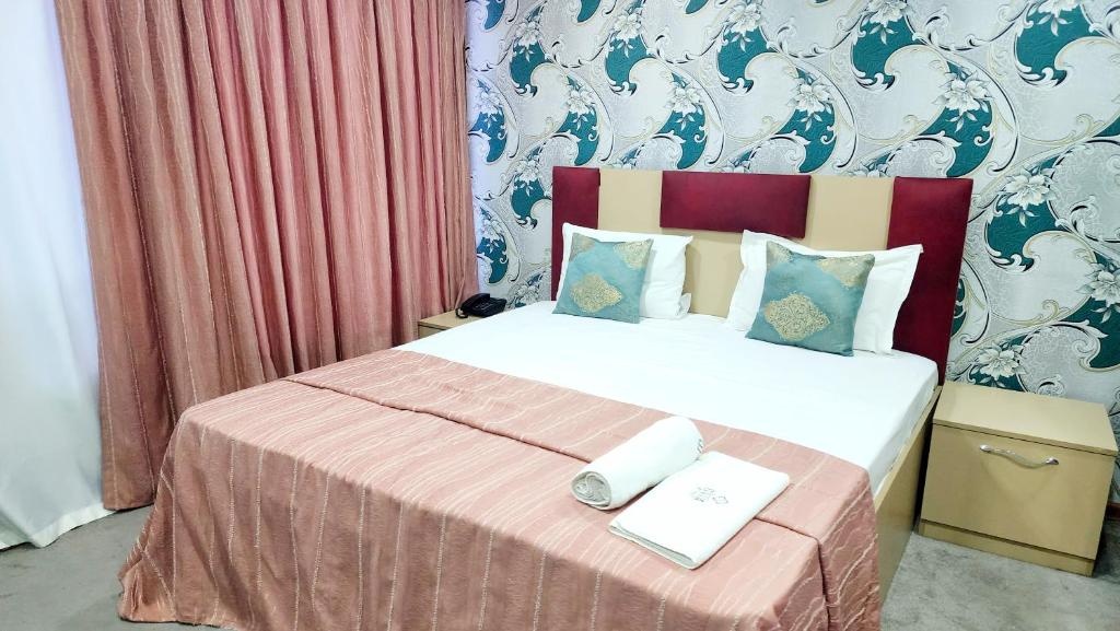 Golden Rose Hotel
