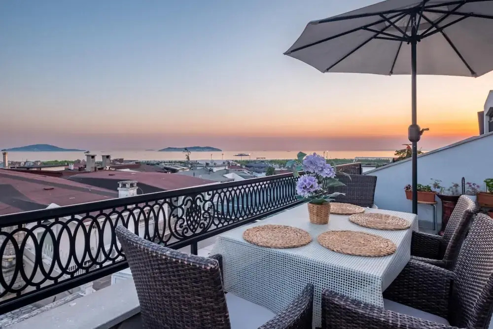 Peaceful Duplex Flat With Adalar View in Maltepe