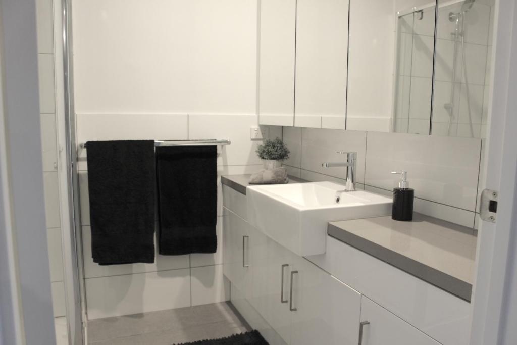 StayCentral-Heidelberg Heights Penthouse