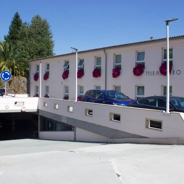 Hotel Parking Miradoiro de Belvís