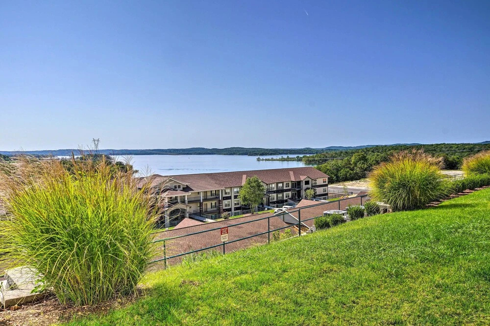 Branson Condo w/ Table Rock Lake Views, Near Strip