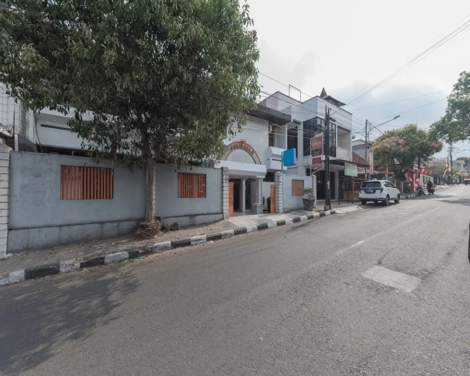 RedDoorz Syariah near Taman Kota Kuningan