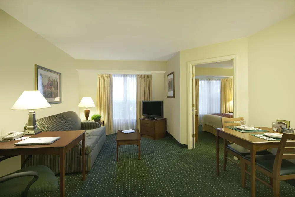 Residences at Daniel Webster