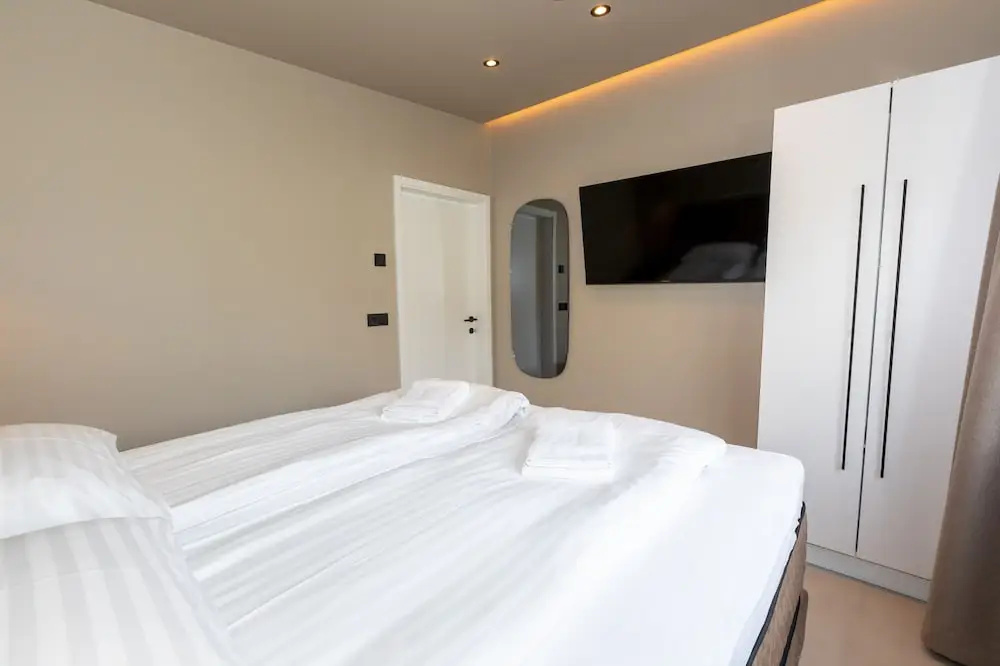 North Mountain View Suites