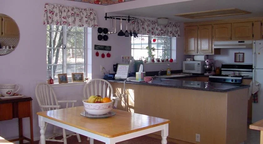 Apple Blossom Inn