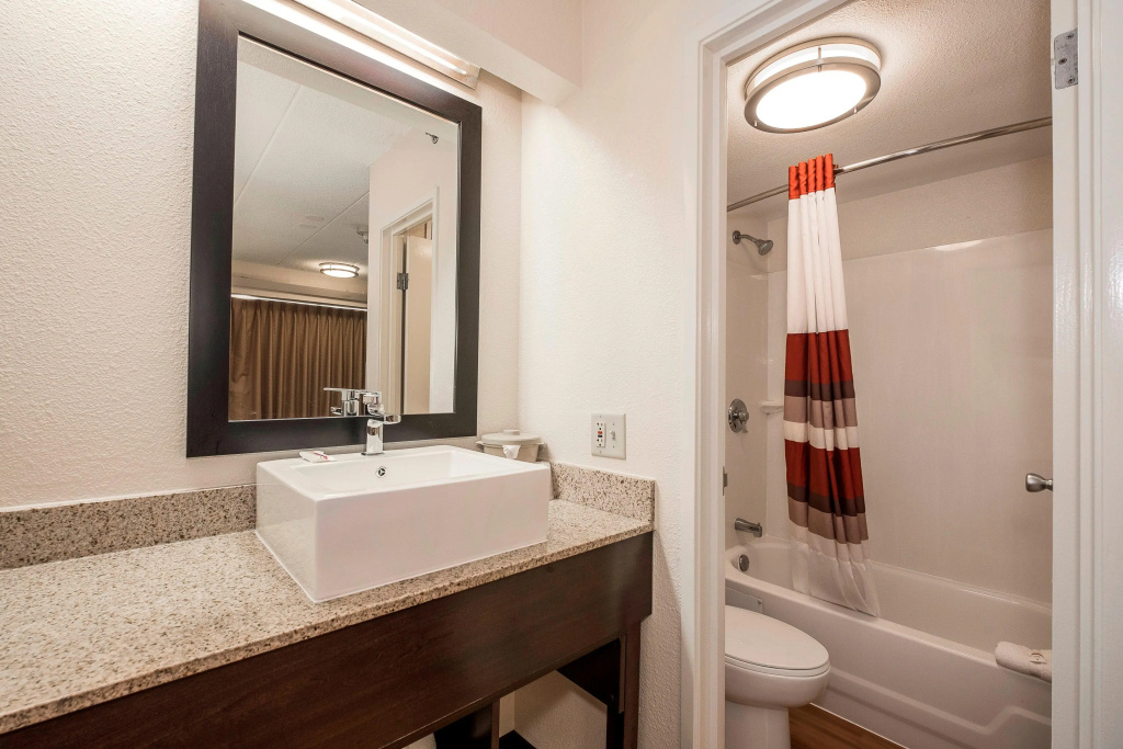 Red Roof Inn PLUS + Boston - Framingham