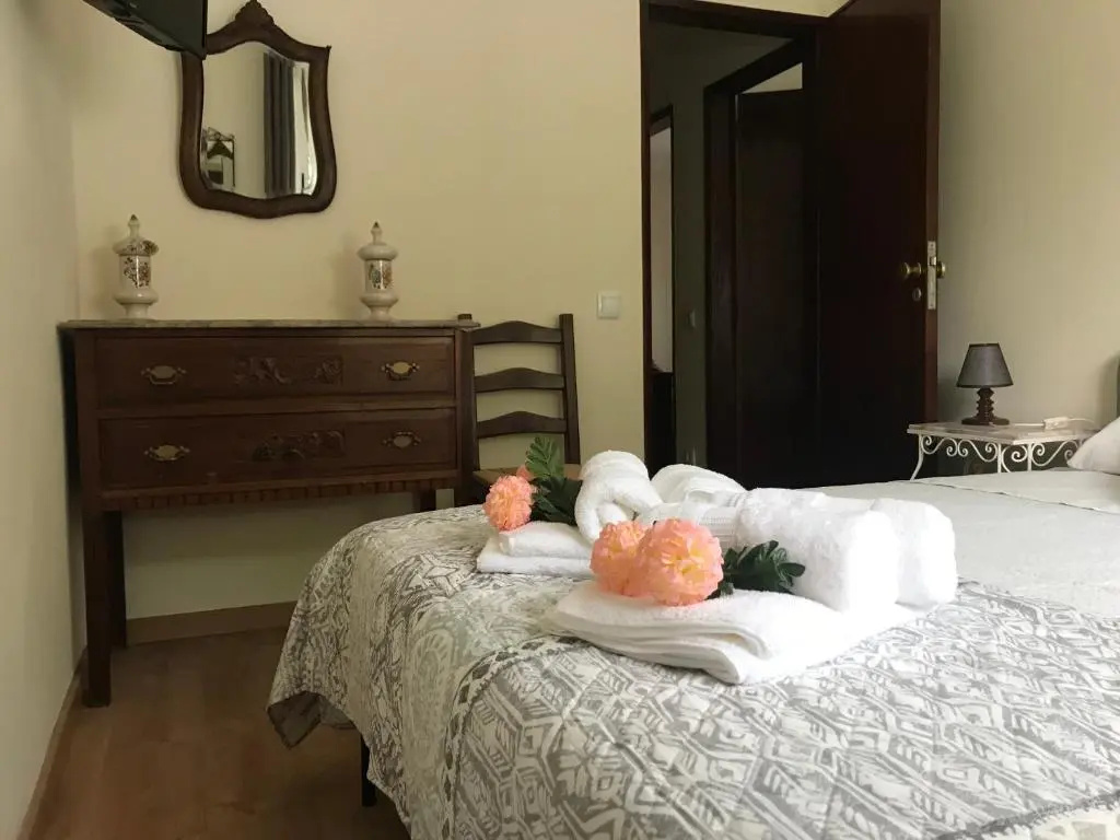 Villa Maria Alvor - Luxury townhouse in the centre of Alvor with 2 independent three bedroom apartments on the ground and first floor