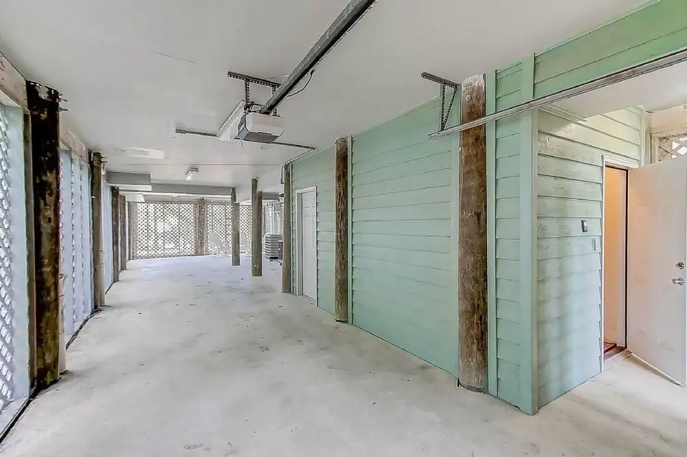 32 Ocean Point