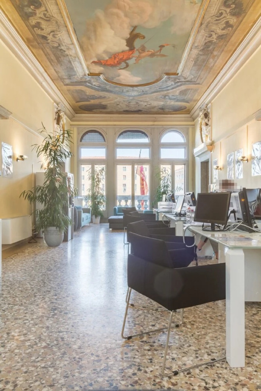 Apartments in San Marco with Canal View