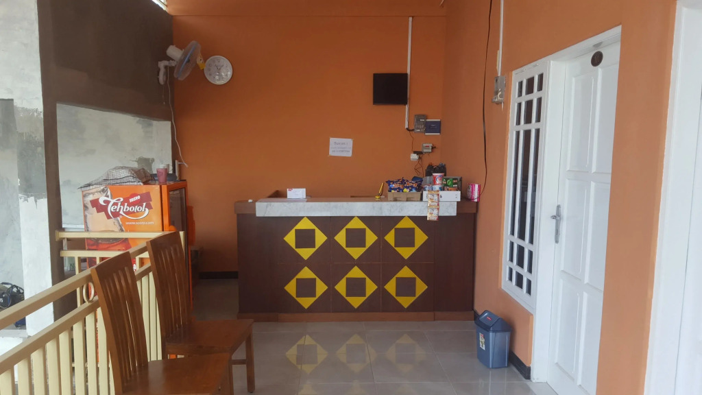 OYO 1835 Kostel Wood