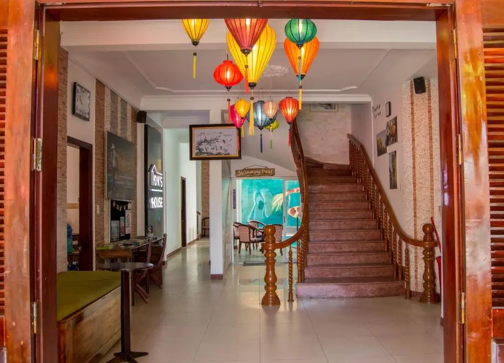 DKs Backpacker Hotel