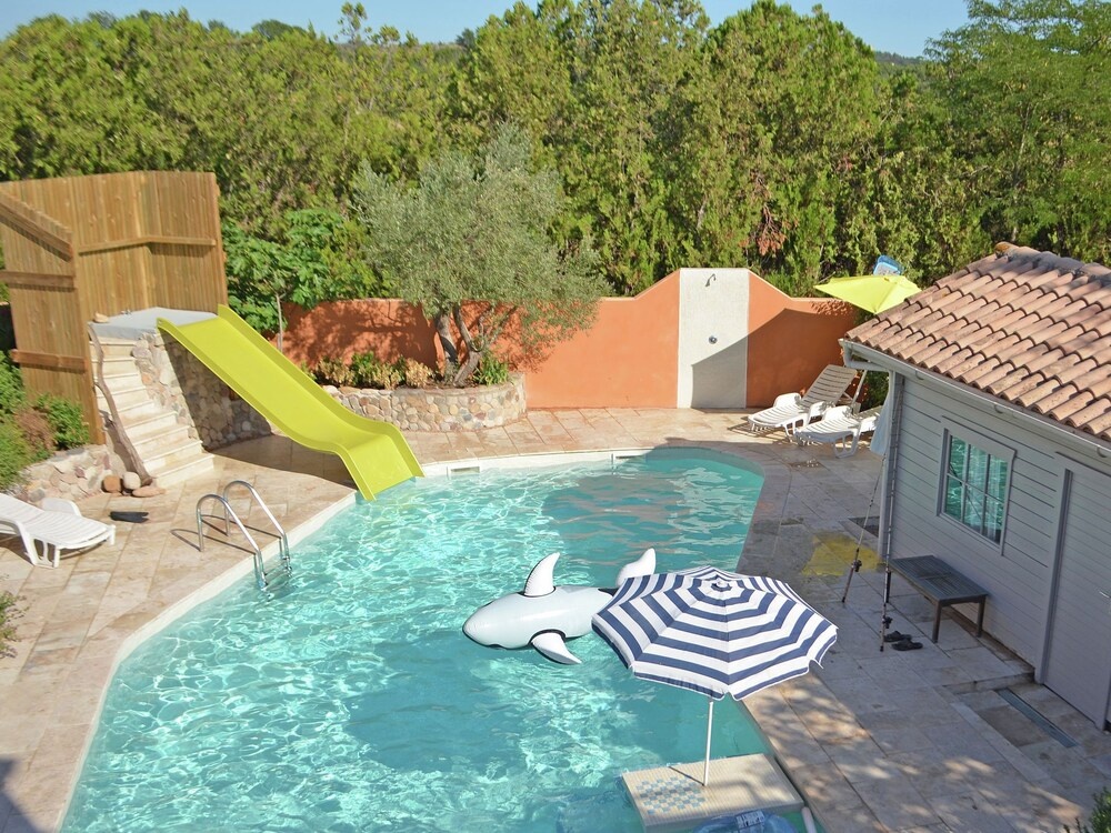 Spacious Villa With Heated Pool With Super Slide Between the Beach and Lake
