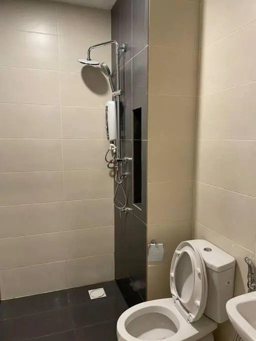 Entire unit Section 13 PJ /Pool/Wifi/Netflix/Gym