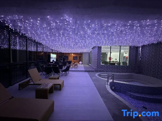 Lixian Bipeng Valley Yulan Huating Hotel