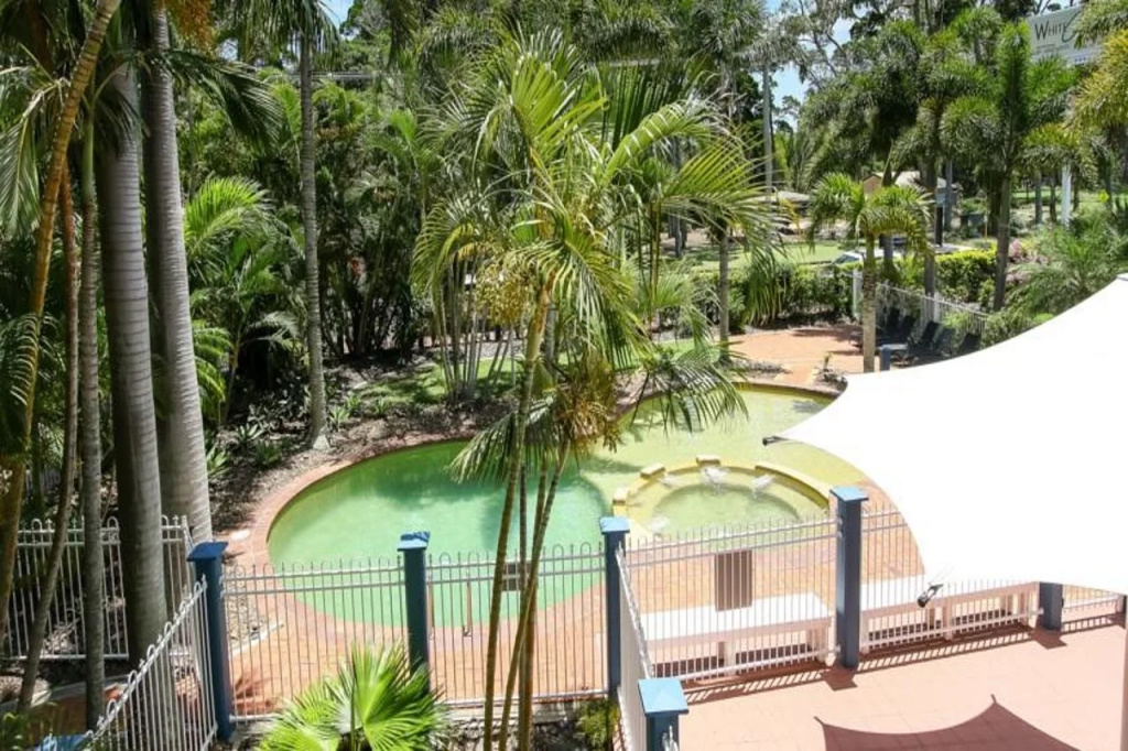 White Crest Apartments