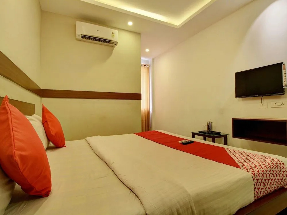 OYO 4594 Apartment Krish Inn