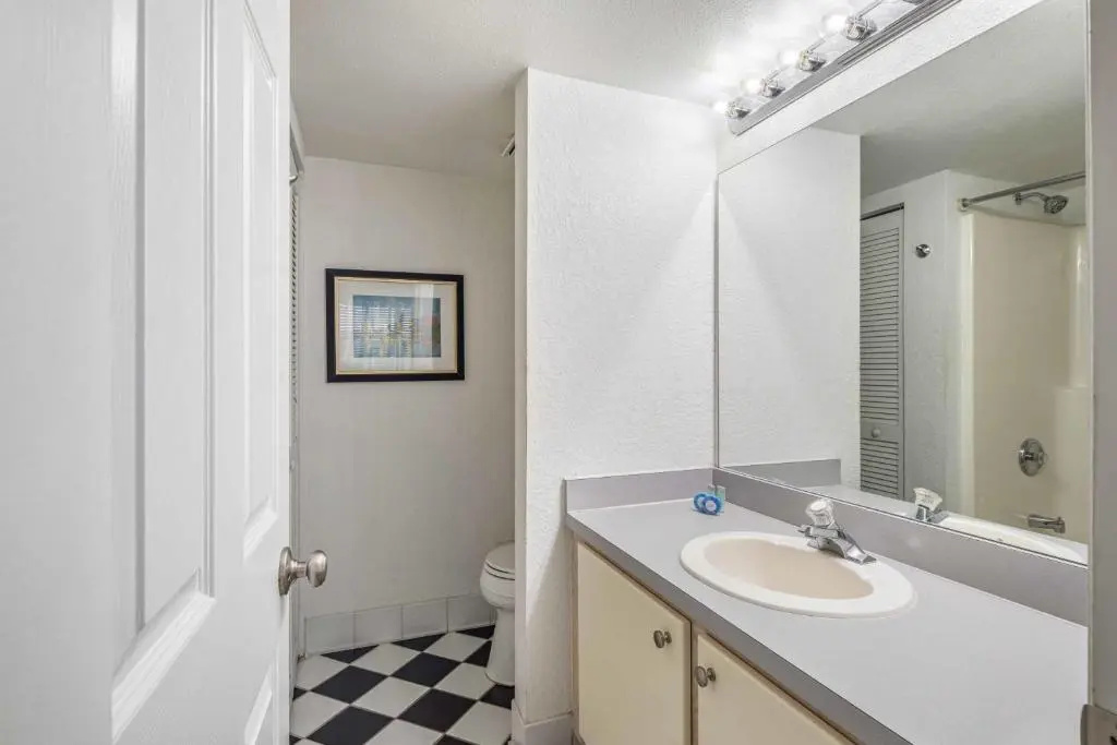 Tortuga Suite 301