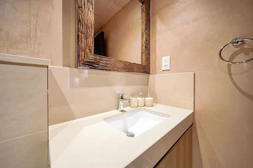 PVH - Modern Edgy 1BR - Downtown Views