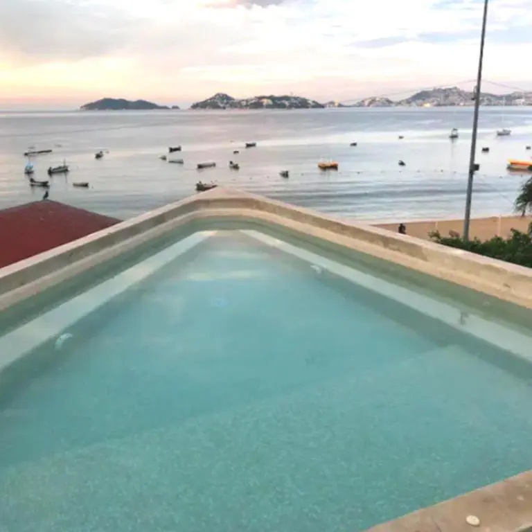 Apartamento con Piscina Frente al Mar en Acapulco