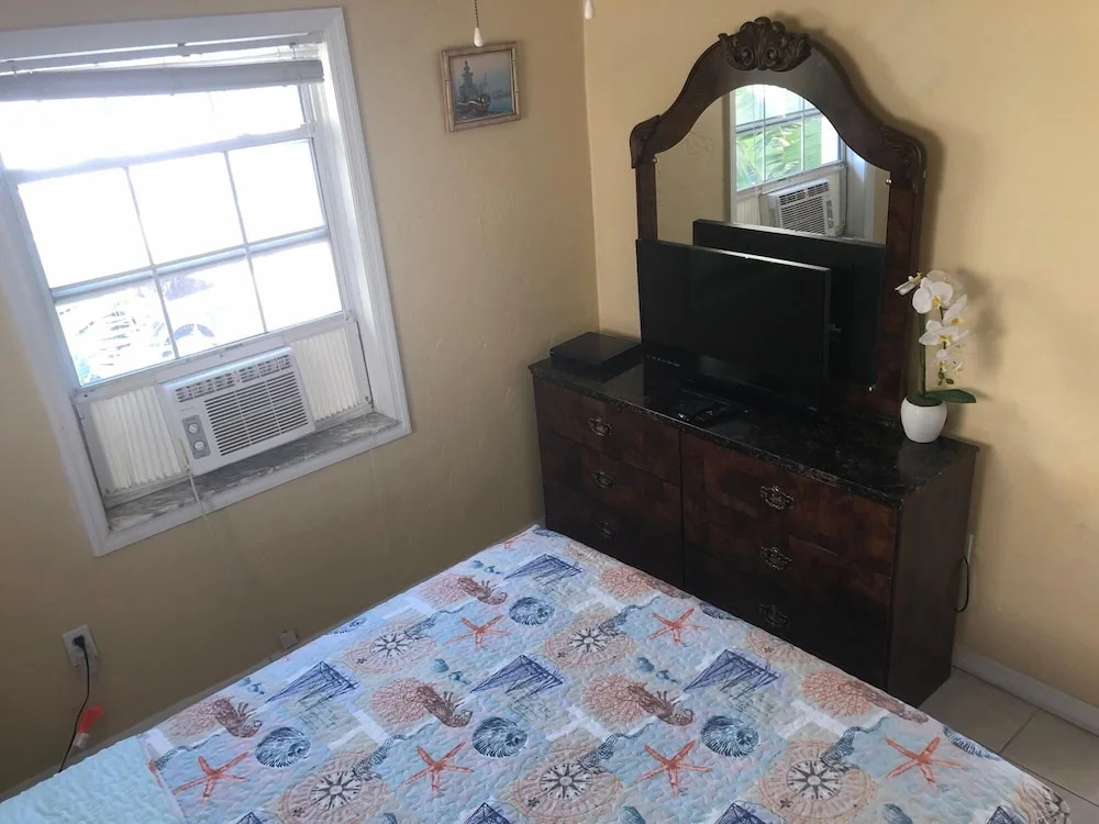 Misty Isles Redington Beachfront Suite 3