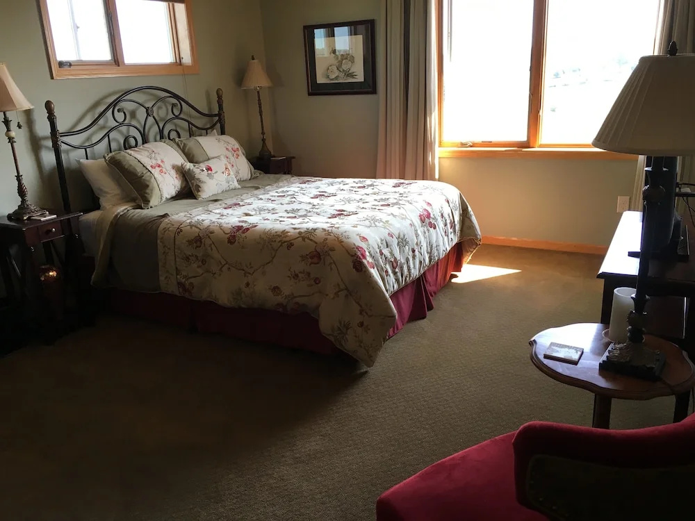 Springdale Inn