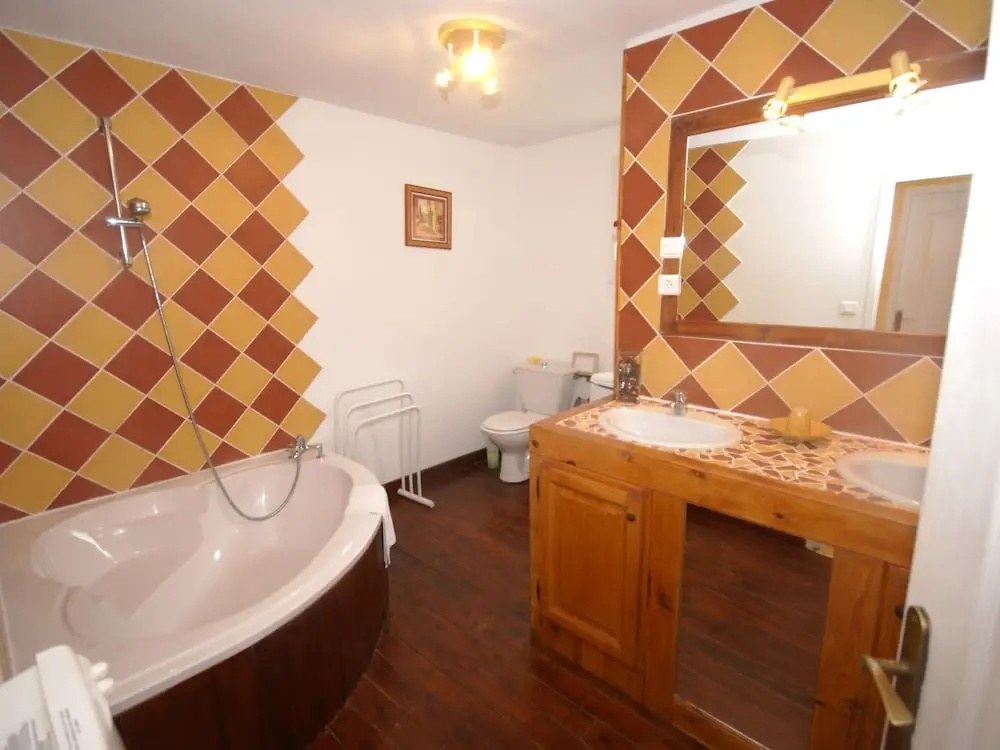 Mesmerising villa in Les Vans with private pool