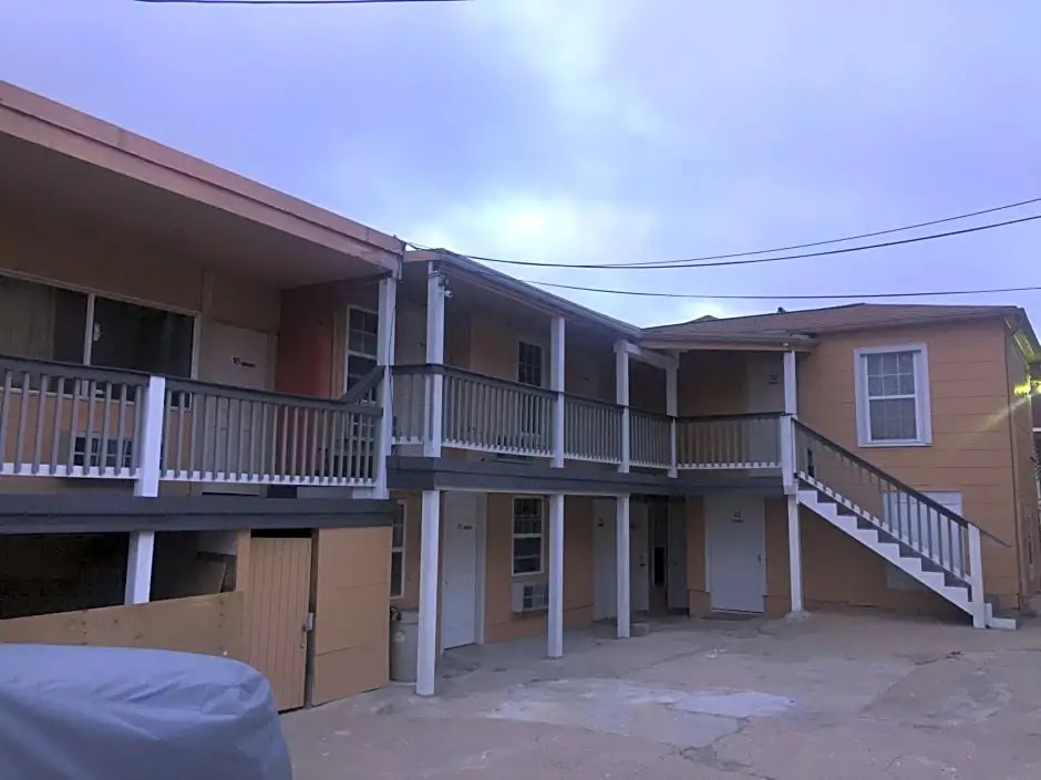 Surf Motel and Apartments