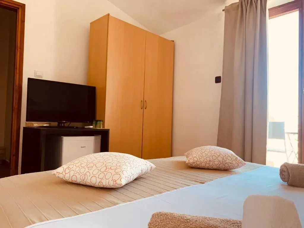 Room in Guest Room - Linc Rooms & Apartments