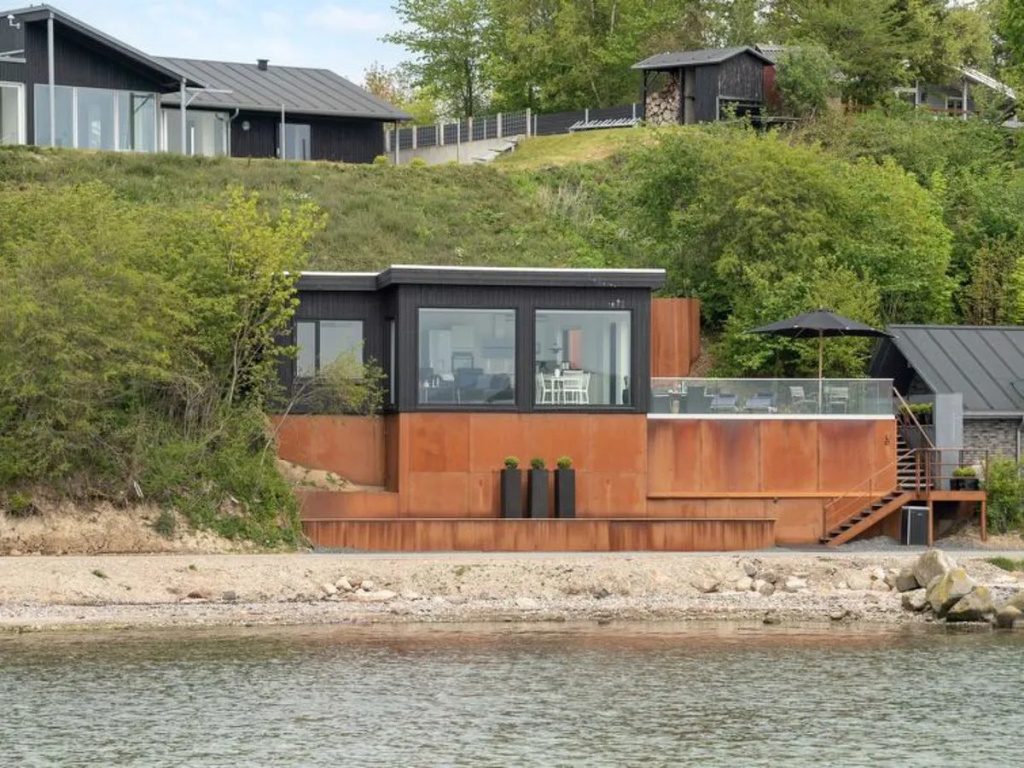 "Florinda" - 10m from the sea in SE Jutland