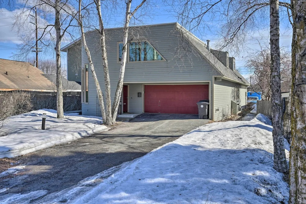 Cozy Anchorage Retreat - Near Hiking & Dtwn!