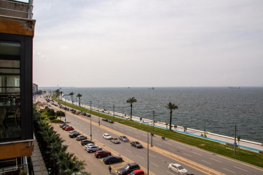 Furnished Stylish Sea View Flat in Izmir Konak