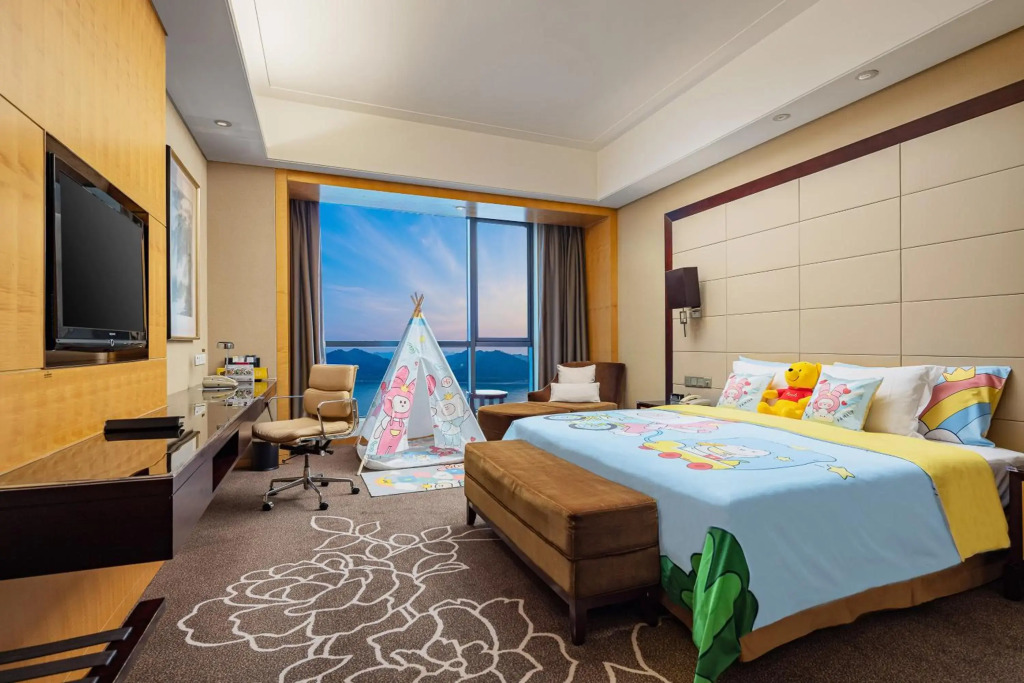 Crowne Plaza Yichang by IHG