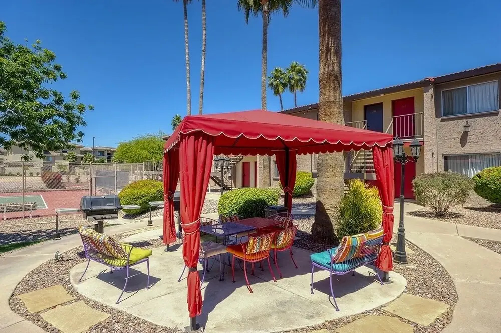 225 Fully Furnished with WiFi by RedAwning