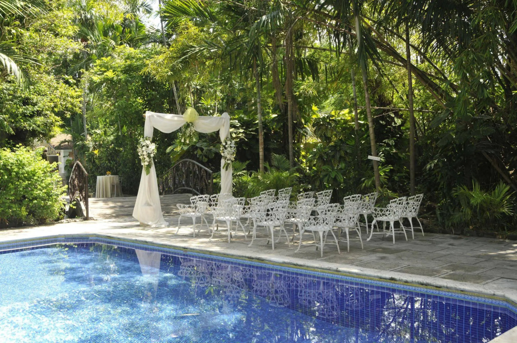 Graycliff Hotel And Restaurant