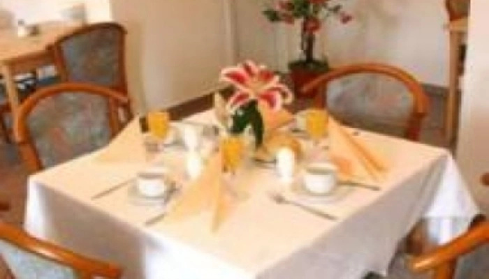 Crown Hotel